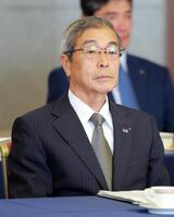 　オーナー会議に出席するヤクルト・成田裕オーナー（代表撮影）