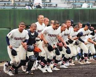 　３回戦で敗退した浦和学院ナイン（２５年７月１２日撮影）