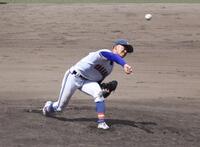 　力投する高田商・田宮永遠