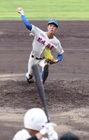 　大宮南打線に立ち向かう花咲徳栄・田島蓮夢（撮影・佐藤厚）