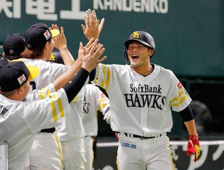 ソフトバンク　育成出身の山本がプロ初アーチ　小久保監督絶賛「本当に大きかった。いい本塁打」