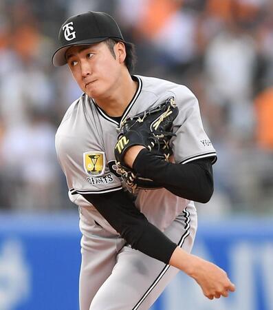 　力投する西舘（撮影・開出牧）