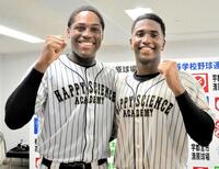 　２人で６打点を記録したエミール（左）とユニオール