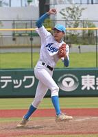 　９回から登板し１イニングをピシャリと抑えた青山学院・二岡択実（撮影・持木克友）