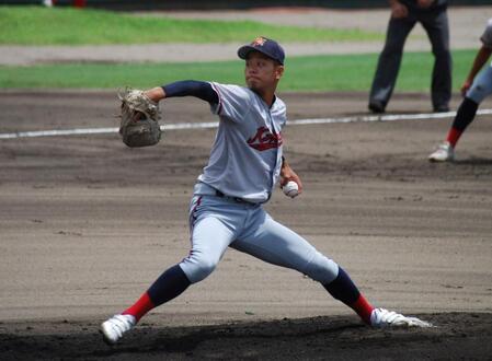 　先発した京都国際・西村