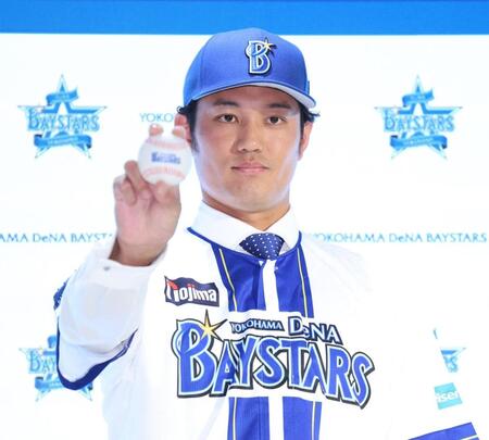 　入団会見に臨んだ藤浪（撮影・金田祐二）