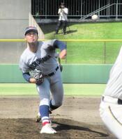 　先発した横浜の奥村頼