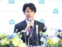 　入団を発表する藤浪（撮影・金田祐二）