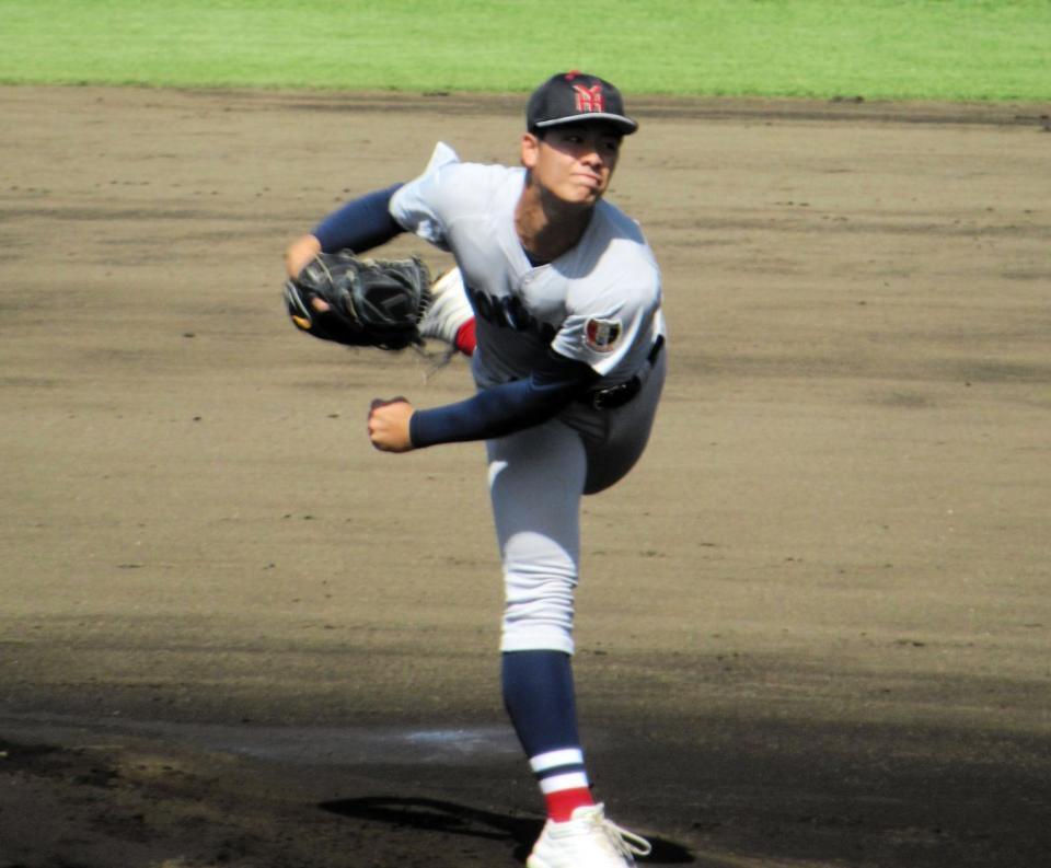 　先発した横浜の奥村頼