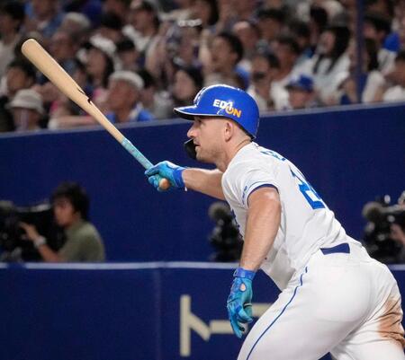 　５回、ボスラーが中前に同点となる２点打を放つ