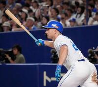 　５回、ボスラーが中前に同点となる２点打を放つ