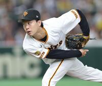 　阪神戦に先発する山崎（撮影・西岡正）