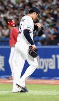 　５回、ファビアンへの危険球で退場する中村優（撮影・佐藤厚）