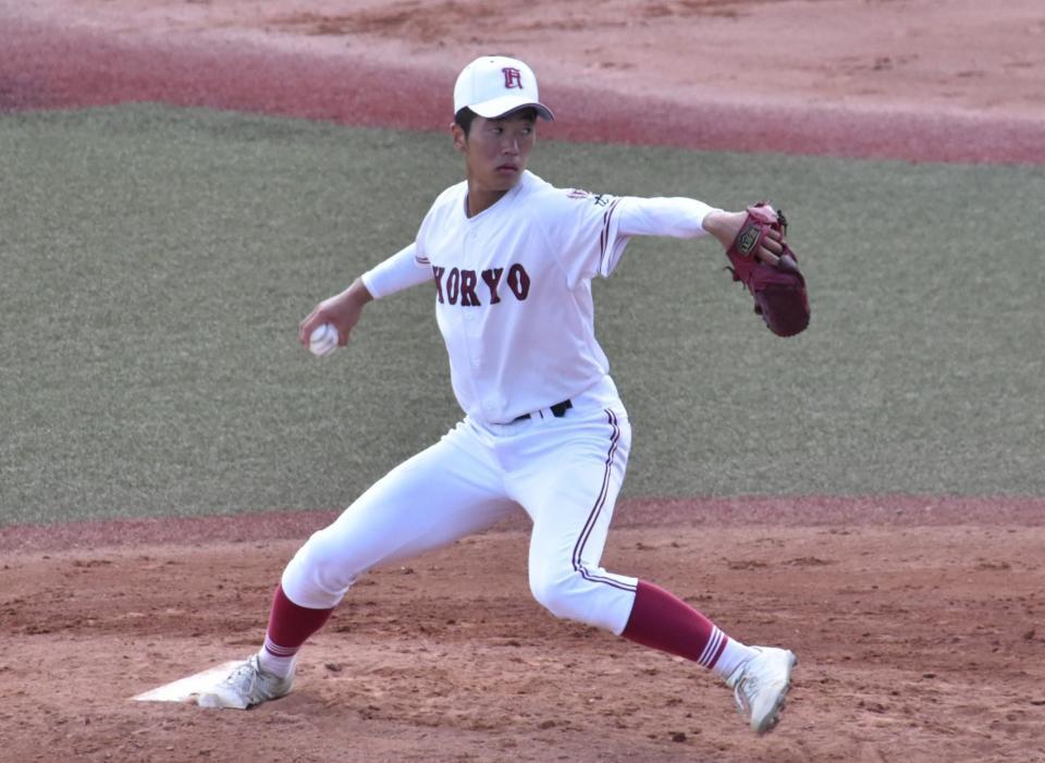 　４安打１失点で完投した広陵・堀田