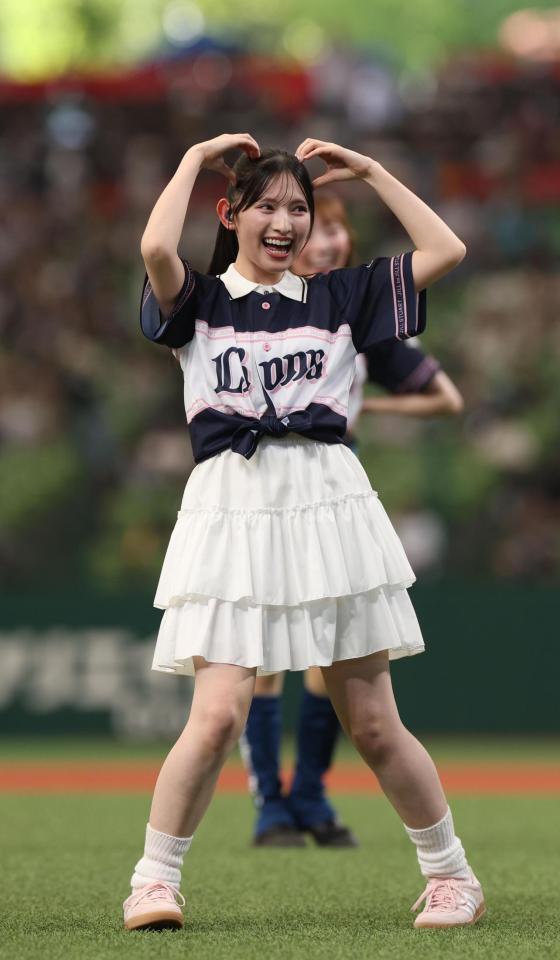 超ときめき♡宣伝部 菅田愛貴 ミニのぼり 超ときめき♡宣伝部 菅田愛貴「ほぼ100点！」の始球式
