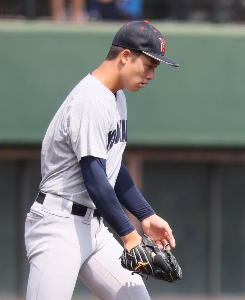 　１回、先制を許した横浜・奥村頼人（撮影・石井剣太郎）