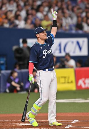 日本ハム　清宮幸太郎がＨＲダービー決勝へ！佐藤輝との対決を怒涛の連発で制す　スタンドも大盛り上がり「輝さんが打ち過ぎたんで」