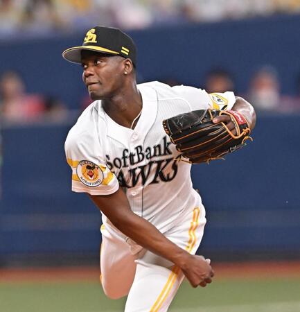 　４回、ファビアンに対して右投げするモイネロ（撮影・西田忠信）