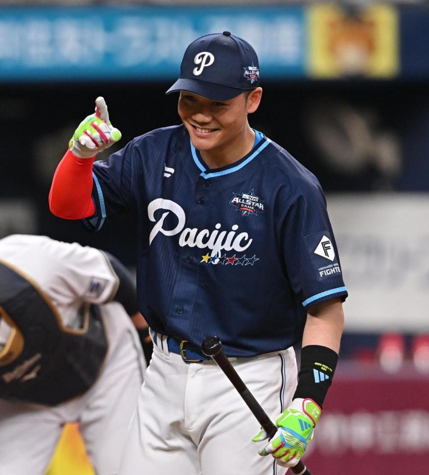 　ホームランダービーの決勝進出を決め笑顔を見せる清宮幸（撮影・西田忠信）