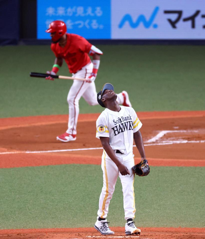 　４回、モイネロは右で投げファビアンを三飛に打ち取る（撮影・山口登）