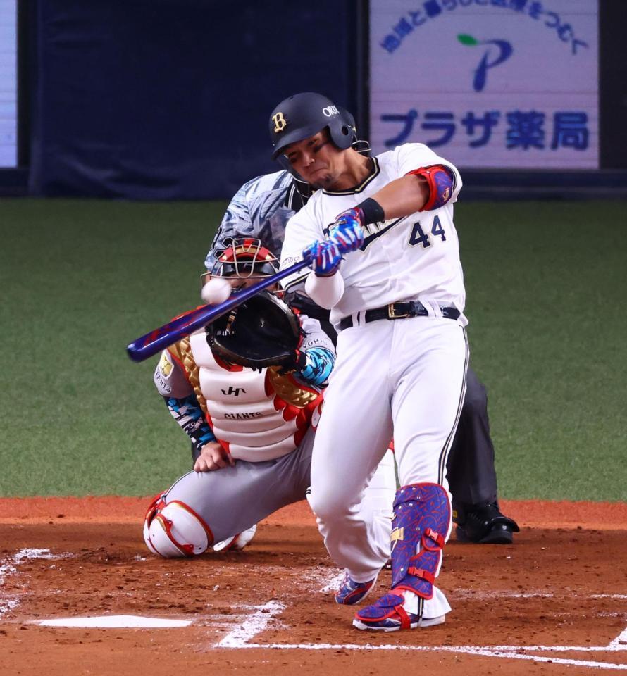 　３回、３ランを放つ頓宮（撮影・山口登）