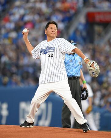 　始球式を行った佐々木主浩氏（撮影・堀内翔）