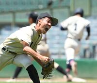 　８回を無失点で切り抜け、ほえる小野・本山翔（撮影・西田忠信）