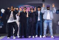 　スペシャルステージに登場した（左から）日本ハム・万波中正、田中正義、清宮幸太郎、北山亘基、達孝太、フランミル・レイエス＝横浜ＢＵＮＴＡＩ