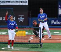 　ホームラン競争準決勝に勝利した牧（撮影・金田祐二）