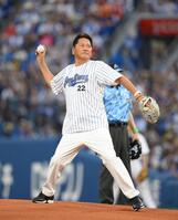 　始球式を行った佐々木主浩氏（撮影・堀内翔）