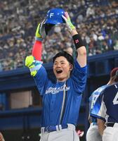 　４回、ソロを放ちポーズを決める清宮幸（撮影・堀内翔）