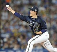 　４回に登板し力投する九里（撮影・西岡正）