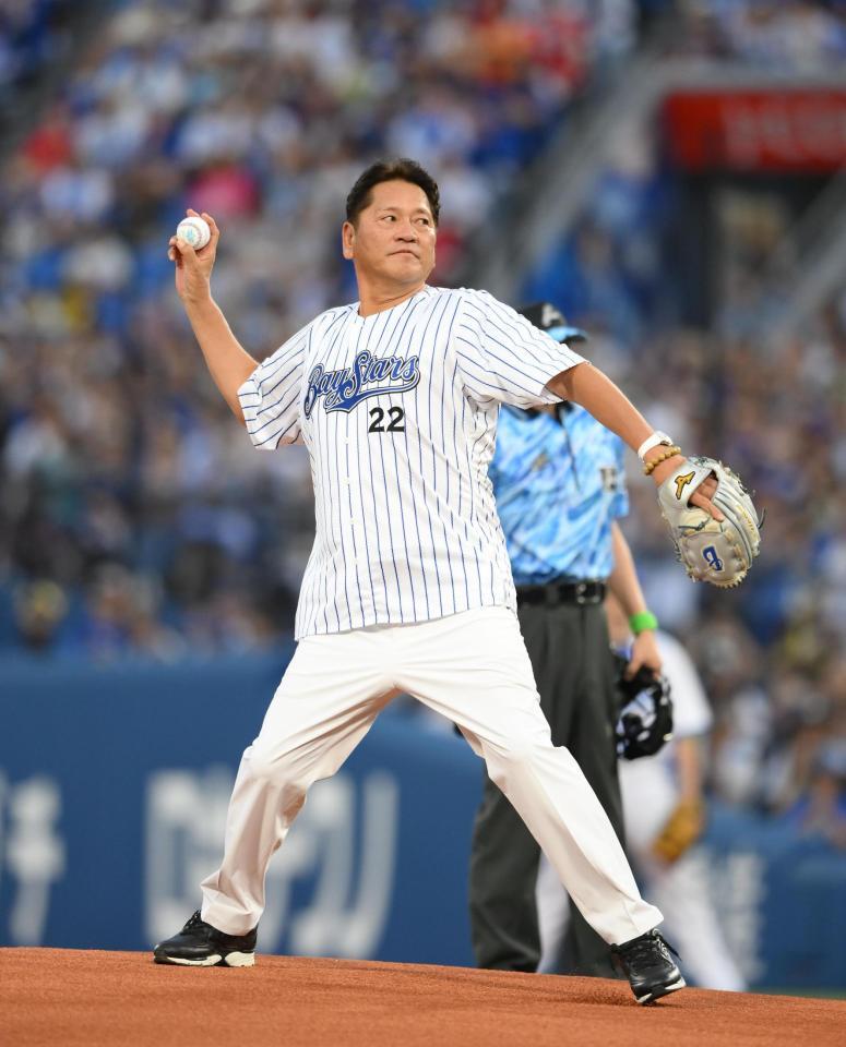 　始球式を行った佐々木主浩氏（撮影・堀内翔）