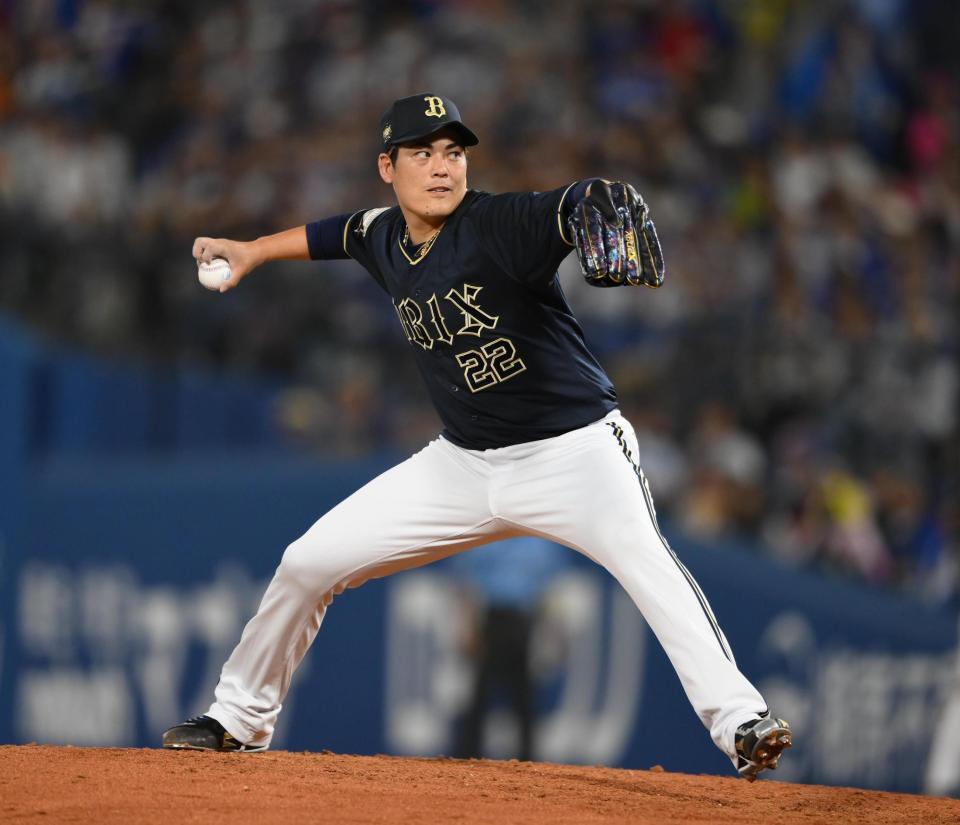 　４回に登板し力投する九里（撮影・堀内翔）