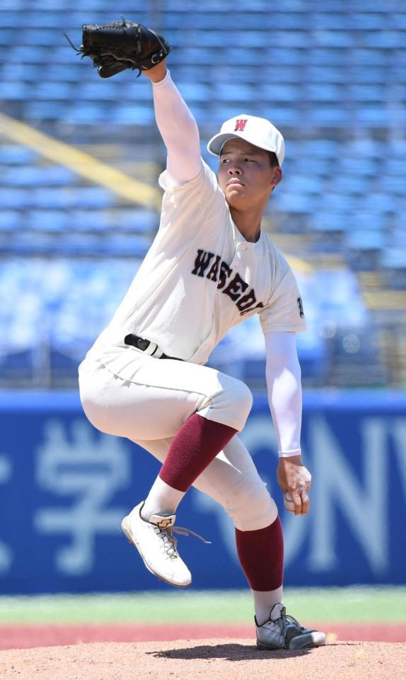 　国士舘打線に立ち向かう早実・中村（撮影・佐藤厚）