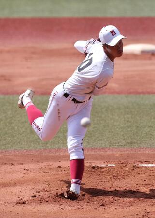 　先発し、１０回５安打１失点で、チームを甲子園出場に導いた広陵・堀田昂佑（撮影・市尻達拡）