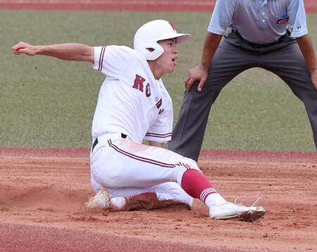 　９回、二盗を決める広陵・空輝星（撮影・市尻達拡）