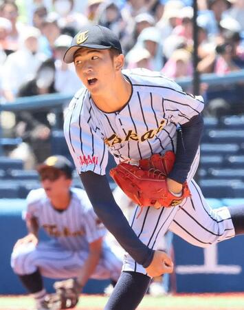 　先発し力投する東海大相模・萩原優真（撮影・石井剣太郎）