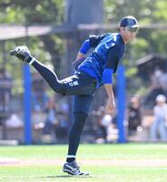 　試合前、キャッチボールをする藤浪（撮影・伊藤笙子）