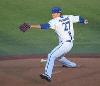 　ＤｅＮＡ移籍後初実戦で力投する藤浪（撮影・伊藤笙子）