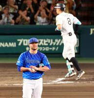 　６回、佐藤輝にソロを許すケイ（撮影・山口登）