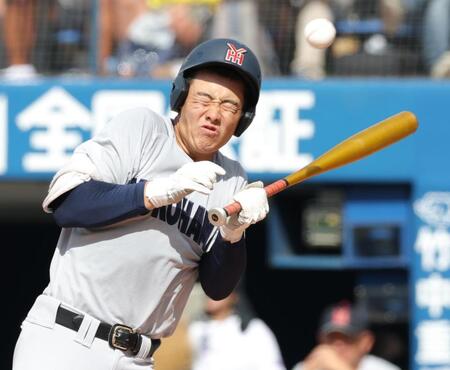 騒然！横浜の主力が感情あらわ　死球にバットたたきつける　球審が制し投手も謝罪