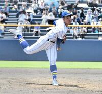 　８回を三者連続三振に封じた健大高崎・石垣元気