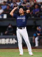 　４回、ソトに同点３ランを浴び、ぼう然とする伊藤（撮影・中島達哉）