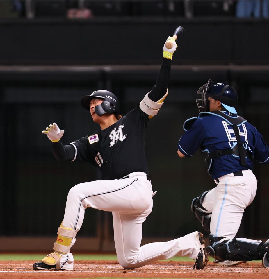 　５回、空振り三振を喫する山本（撮影・中島達哉）