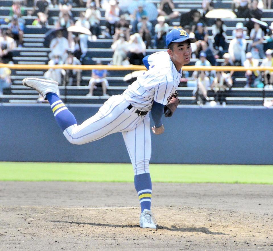 　８回を三者連続三振に封じた健大高崎・石垣元気