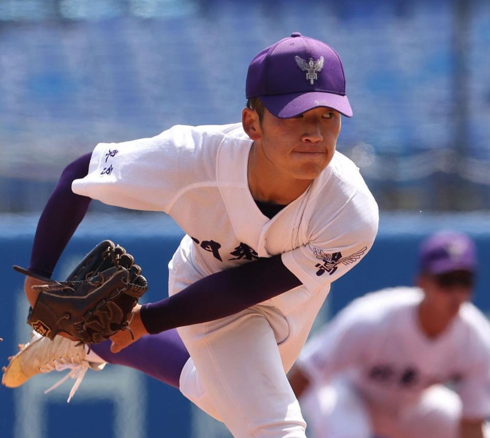 　好投する関東第一・坂本（撮影・佐々木彰尚）