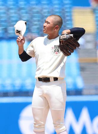 　５回、マウンドで厳しい表情の日大三・近藤優樹（撮影・金田祐二）