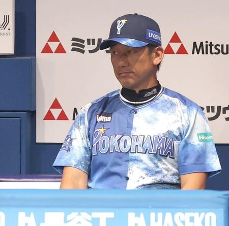 ＤｅＮＡ　三浦監督がぶ然　神里のけん制死に首かしげ厳しい視線向ける　直後に東が被弾の悪い流れ