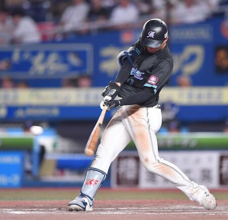 　８回、中前打を放ち猛打賞の藤原（撮影・開出牧）